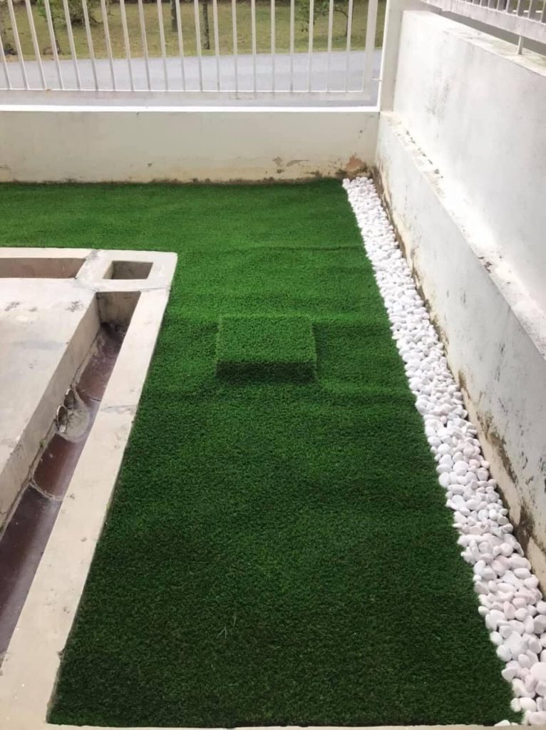 Projek Memasang Rumput Karpet