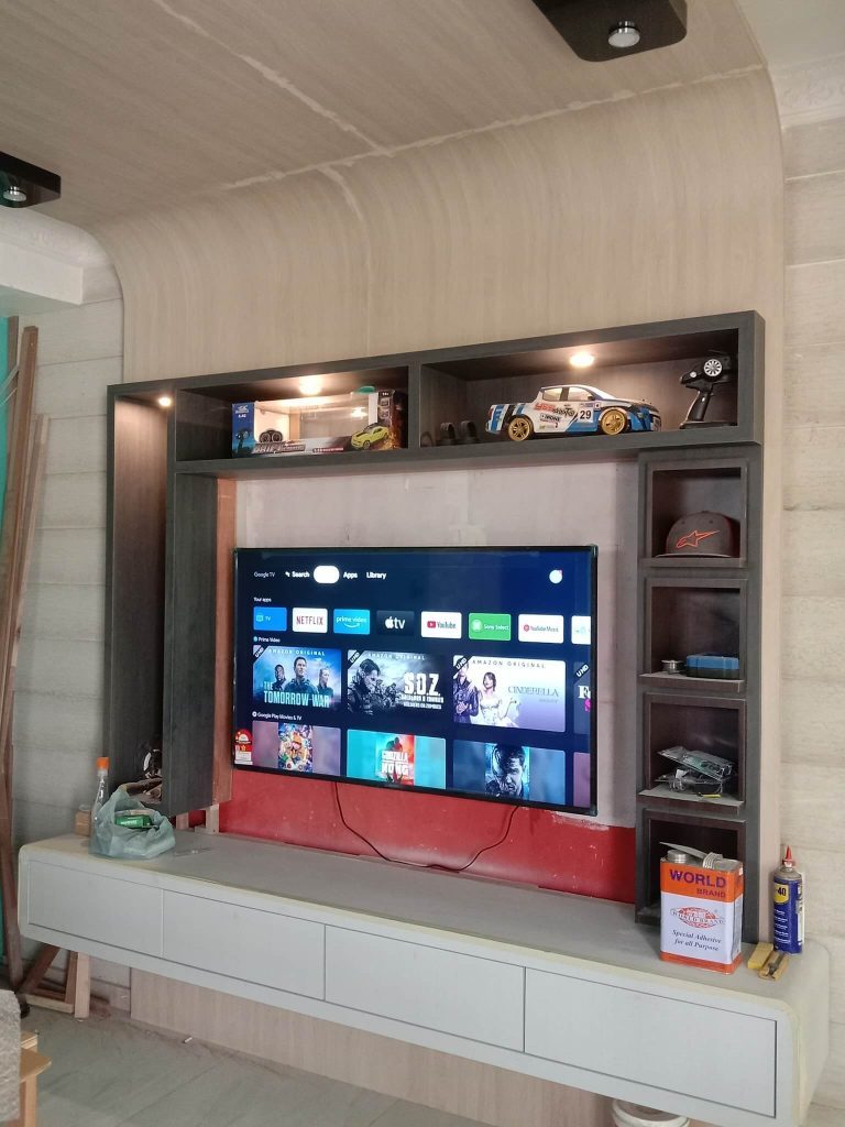 Proses Mendekorasi Dengan Cara DIY Ruang Menonton TV Konsep Partition Panel Kayangan