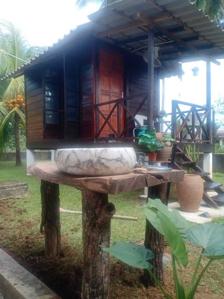 Projek DIY Sinki Luar Rumah Menggunakan Kayu Terbuang